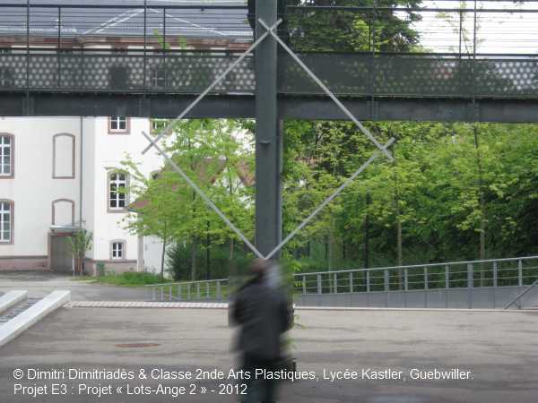 Projet E3 –Projet « Lots-Ange 2  », Installation 2. 2012 (Project « Lots-Angel 2 », Installation 2, 2012.)