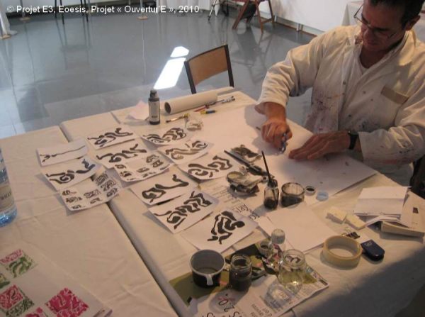 Projet E3 –Projet « Ouvertur’E », Plier. 2010 (Project « Opening’E », Folding, 2010.)